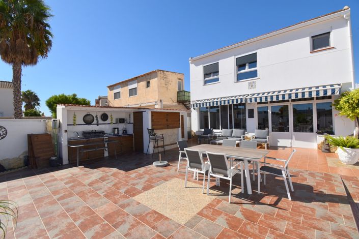 Image No.37-4 Bed Villa for sale