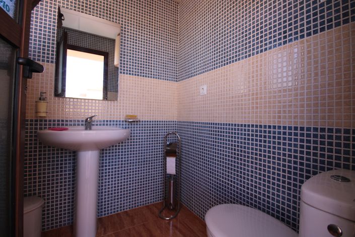 Image No.25-3 Bed Property for sale