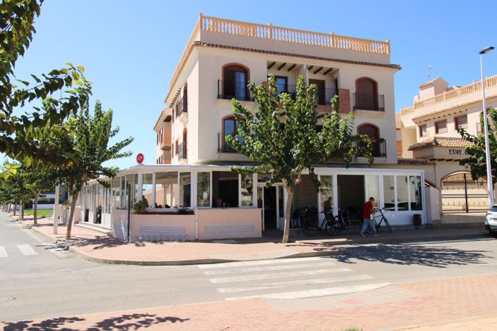 Image No.23-3 Bed Property for sale