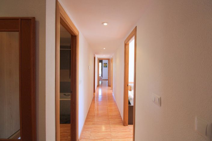 Image No.5-3 Bed Property for sale