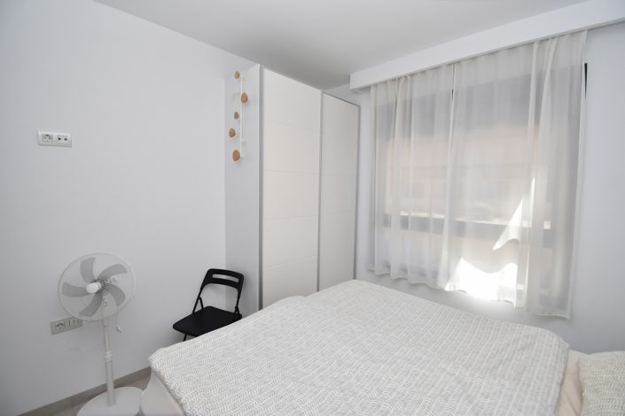 Image No.11-2 Bed Property for sale