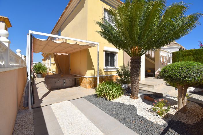 Image No.20-2 Bed Property for sale