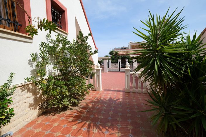 Image No.19-2 Bed Bungalow for sale