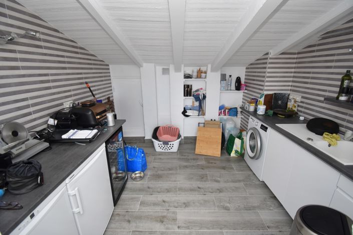 Image No.20-2 Bed Bungalow for sale