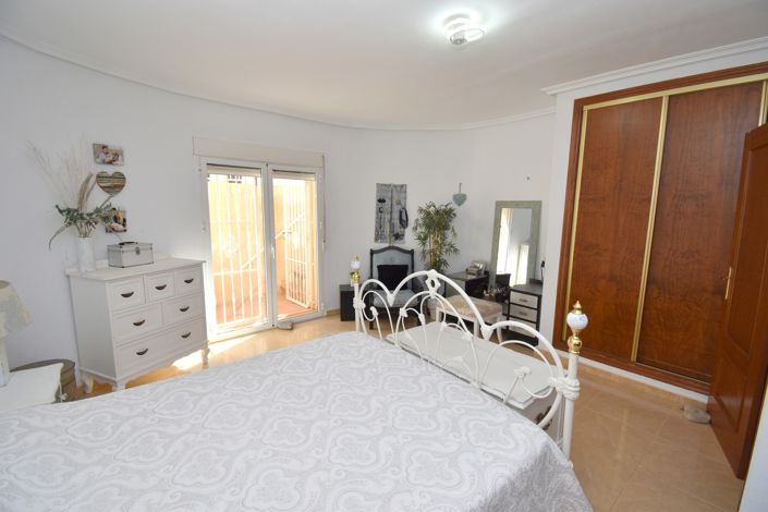 Image No.18-4 Bed Villa for sale