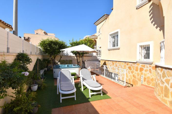 Image No.28-4 Bed Villa for sale
