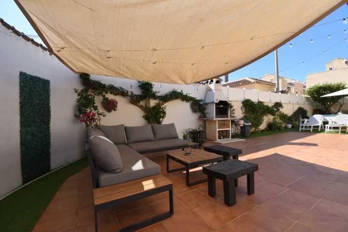 Image No.3-4 Bed Villa for sale