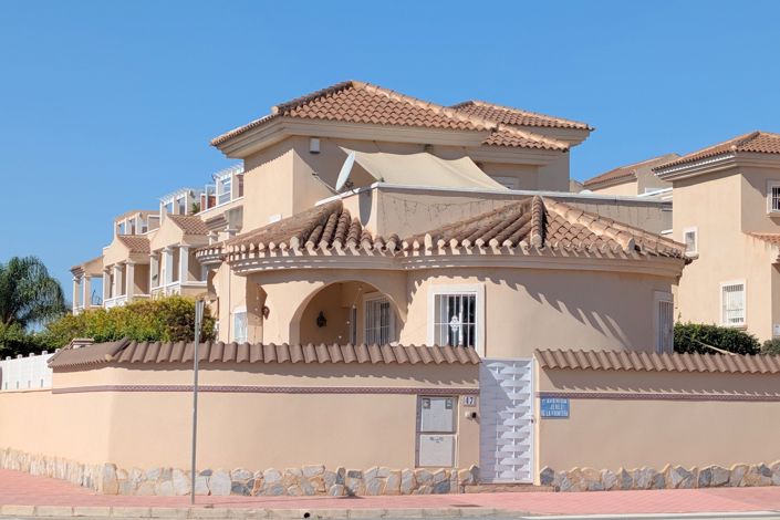 Image No.32-4 Bed Villa for sale