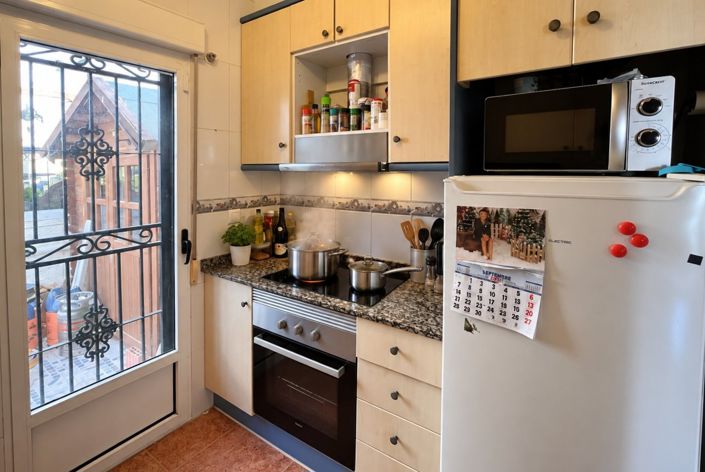 Image No.19-3 Bed Townhouse for sale