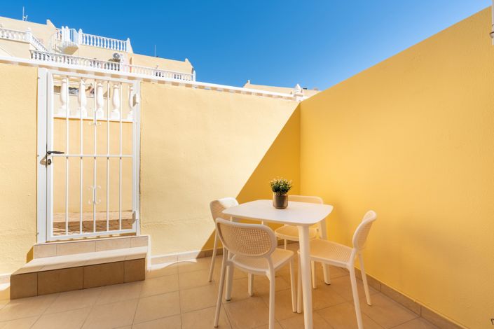 Image No.17-2 Bed Townhouse for sale