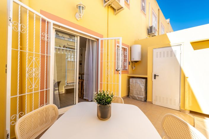 Image No.18-2 Bed Townhouse for sale