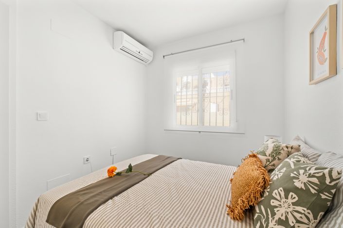 Image No.24-2 Bed Townhouse for sale
