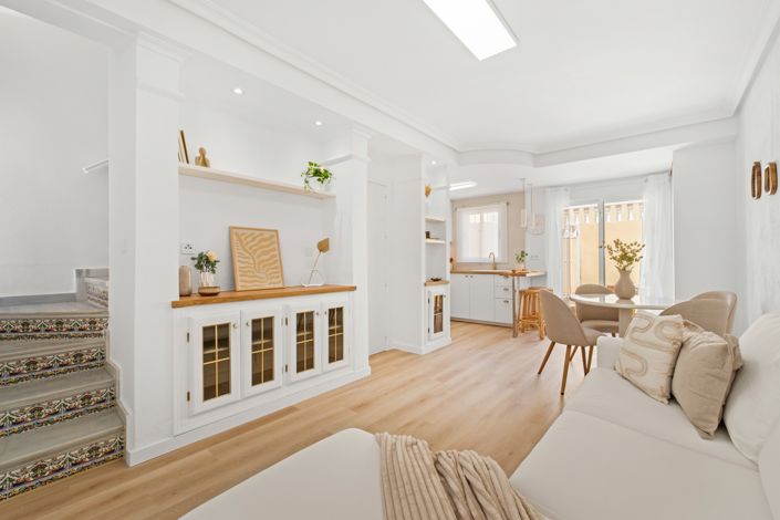 Image No.4-2 Bed Townhouse for sale