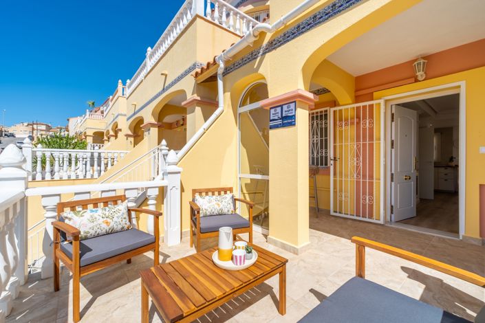 Image No.6-2 Bed Townhouse for sale