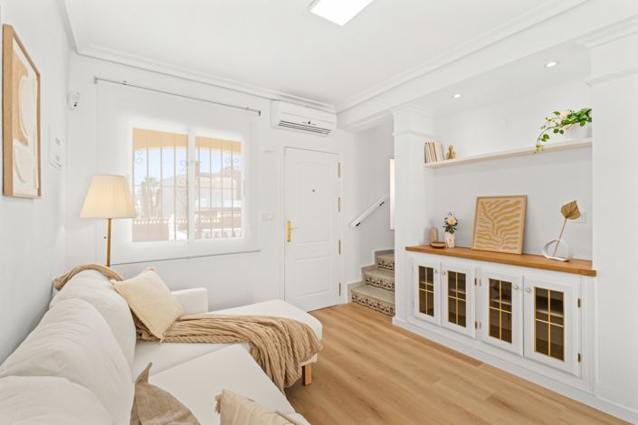 Image No.9-2 Bed Townhouse for sale