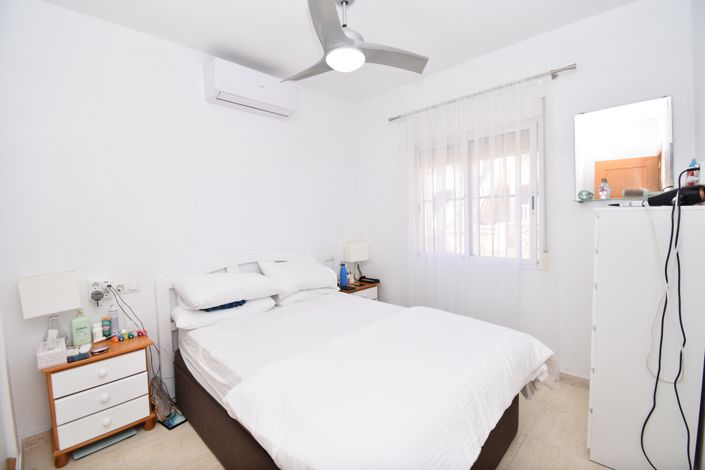 Image No.8-2 Bed Property for sale