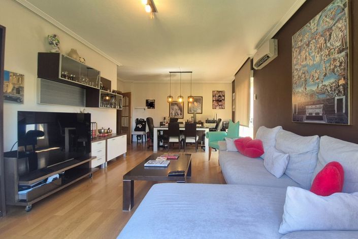 Image No.16-4 Bed Property for sale