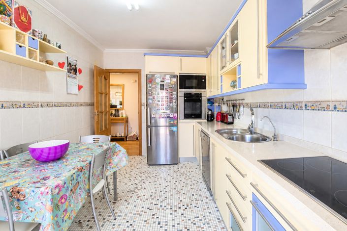 Image No.19-4 Bed Property for sale