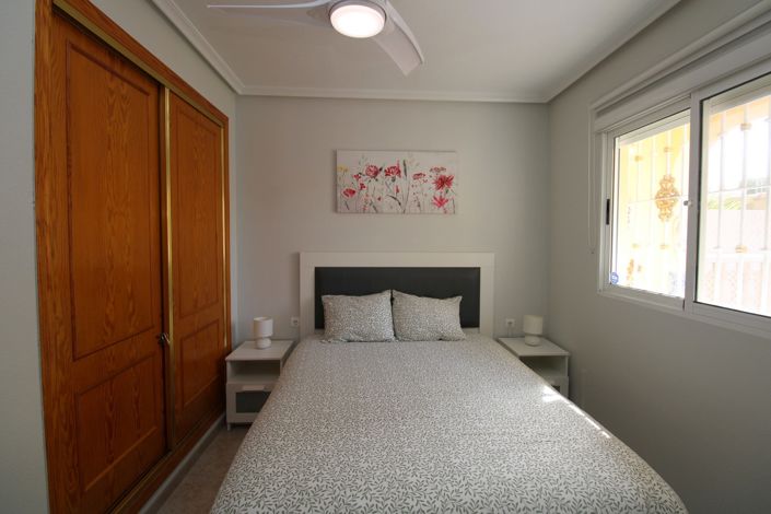 Image No.12-3 Bed Townhouse for sale