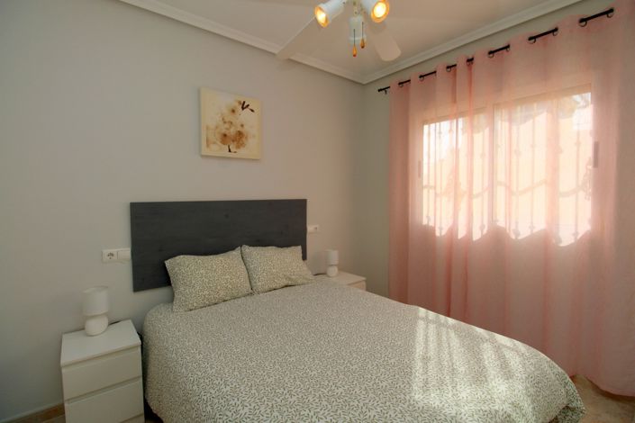 Image No.14-3 Bed Townhouse for sale