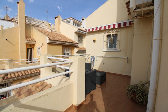 Image No.20-3 Bed Townhouse for sale