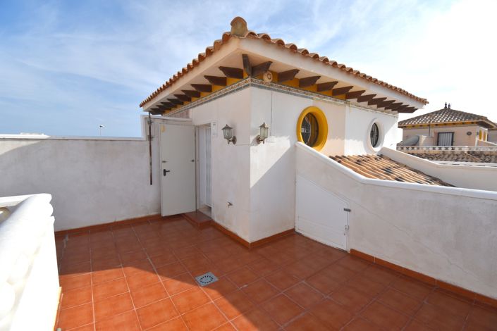 Image No.19-2 Bed Townhouse for sale