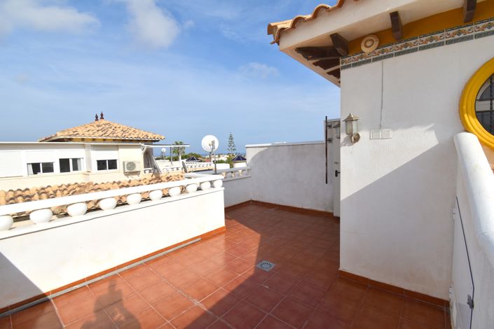 Image No.20-2 Bed Townhouse for sale