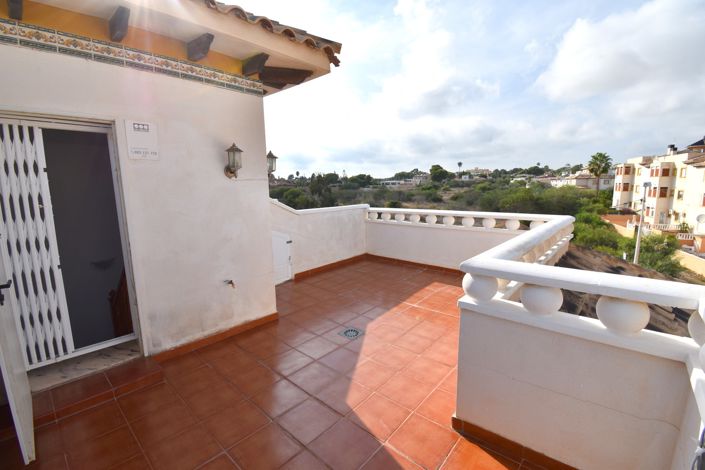 Image No.21-2 Bed Townhouse for sale