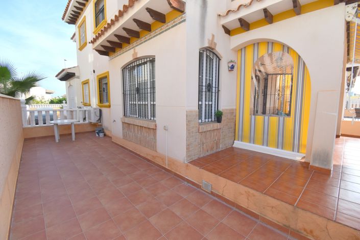 Image No.25-2 Bed Townhouse for sale