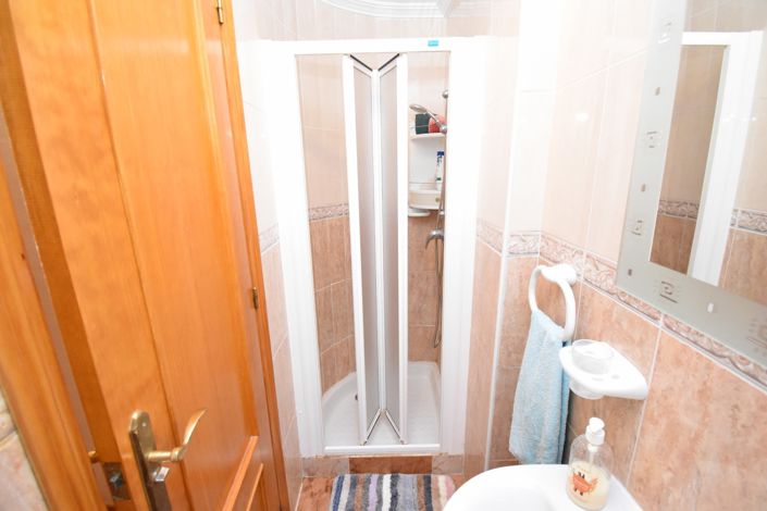 Image No.9-2 Bed Townhouse for sale