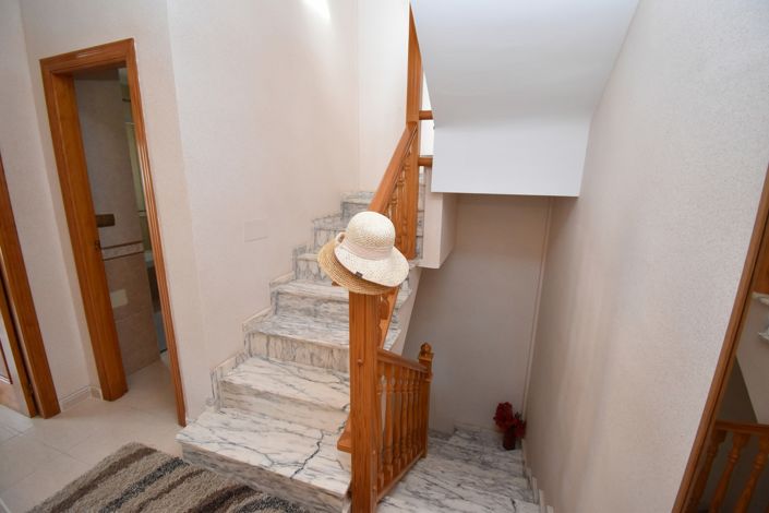 Image No.12-3 Bed Townhouse for sale