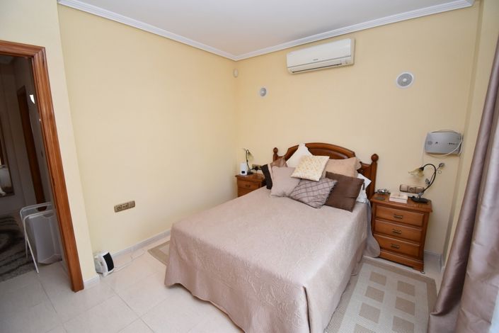 Image No.16-3 Bed Townhouse for sale