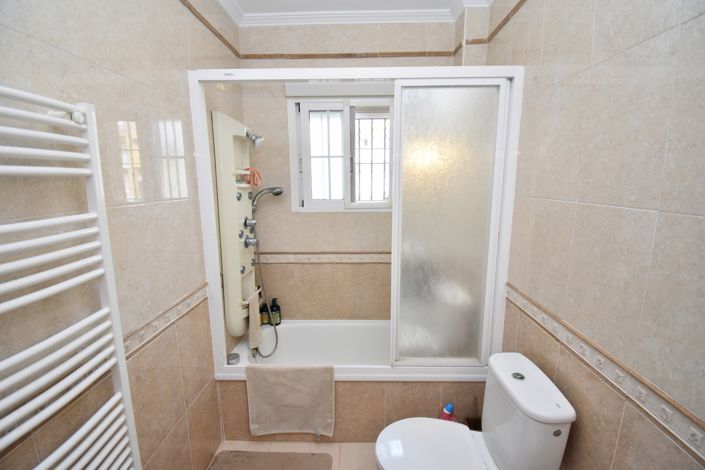 Image No.19-3 Bed Townhouse for sale