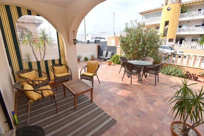 Image No.25-3 Bed Townhouse for sale