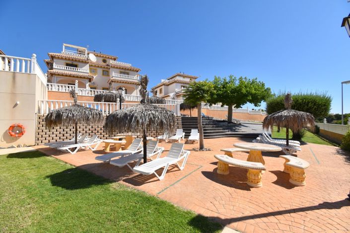 Image No.31-3 Bed Townhouse for sale