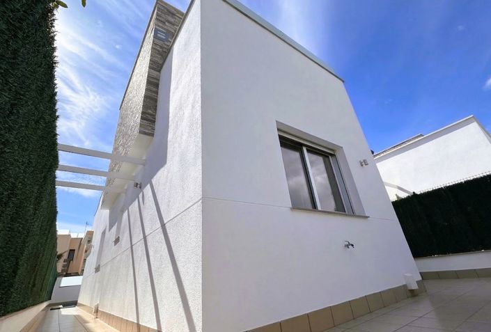Image No.17-3 Bed Villa for sale