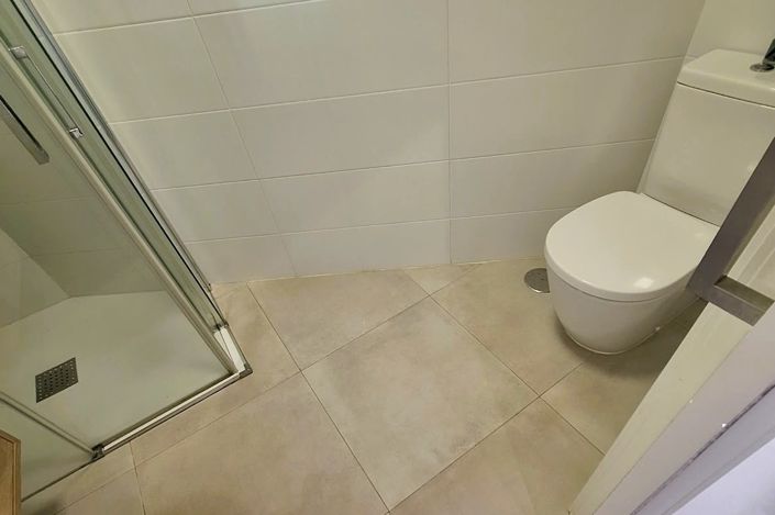 Image No.16-2 Bed Property for sale