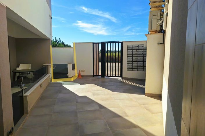 Image No.19-2 Bed Property for sale