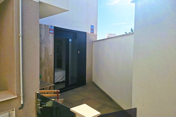 Image No.20-2 Bed Property for sale