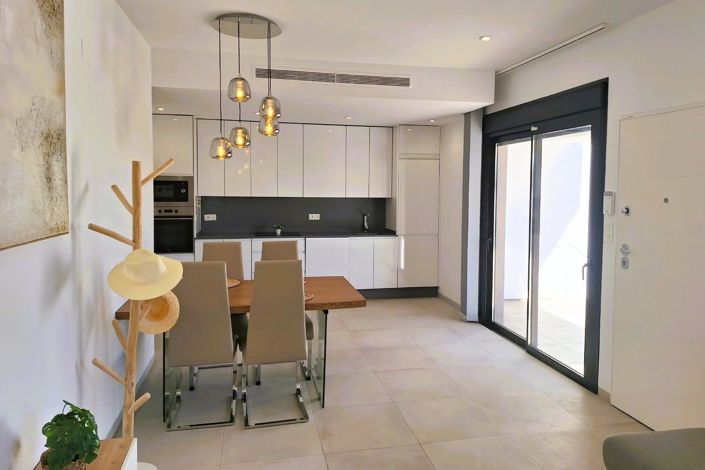 Image No.6-2 Bed Property for sale