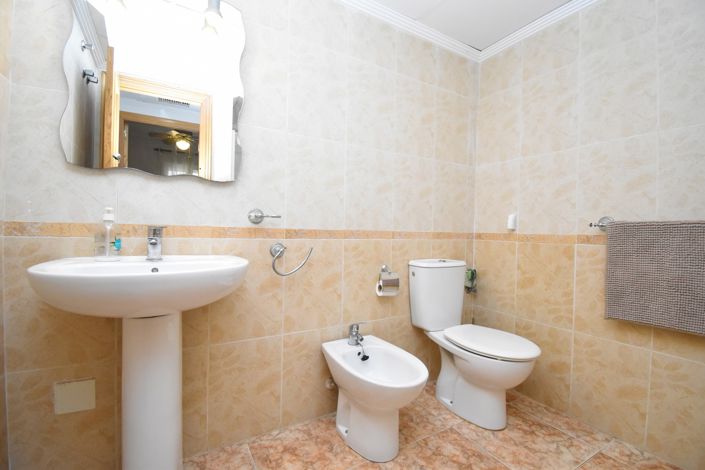 Image No.13-2 Bed Property for sale