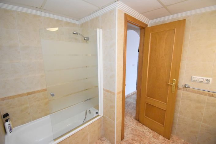Image No.14-2 Bed Property for sale