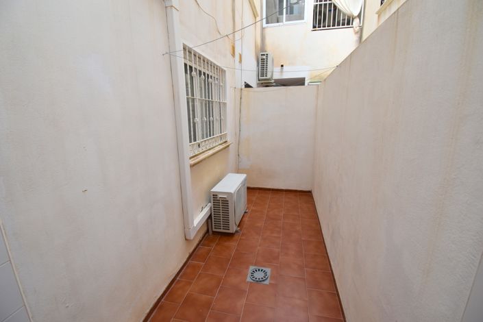Image No.17-2 Bed Property for sale
