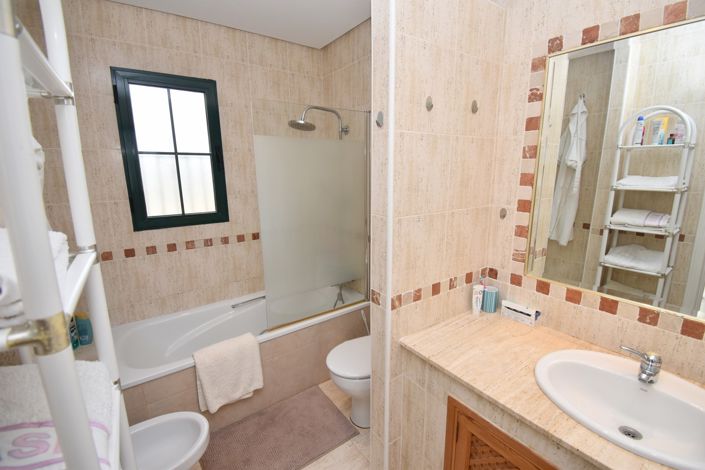 Image No.17-6 Bed Villa for sale