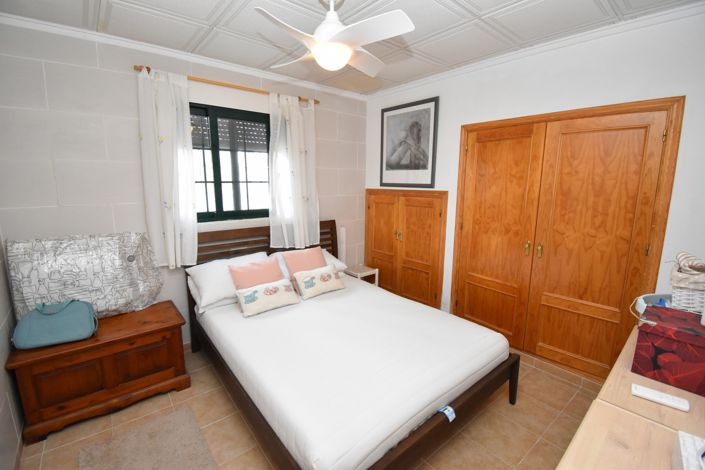 Image No.25-6 Bed Villa for sale