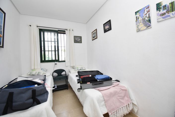 Image No.9-6 Bed Villa for sale
