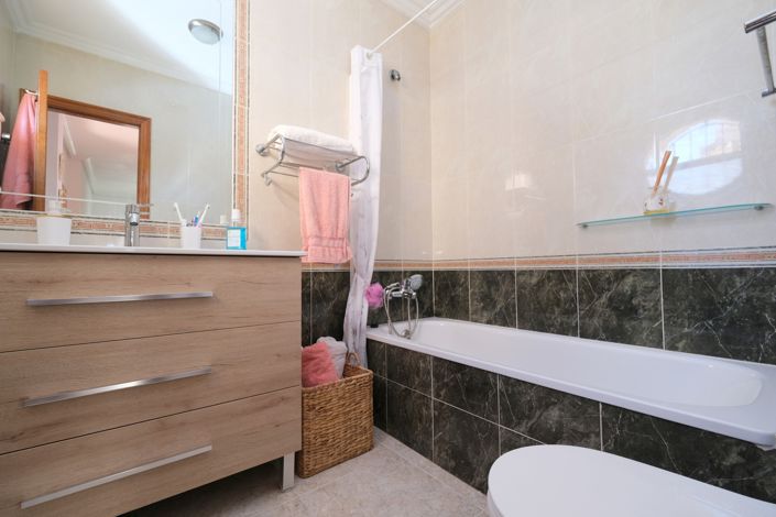 Image No.11-3 Bed Villa for sale