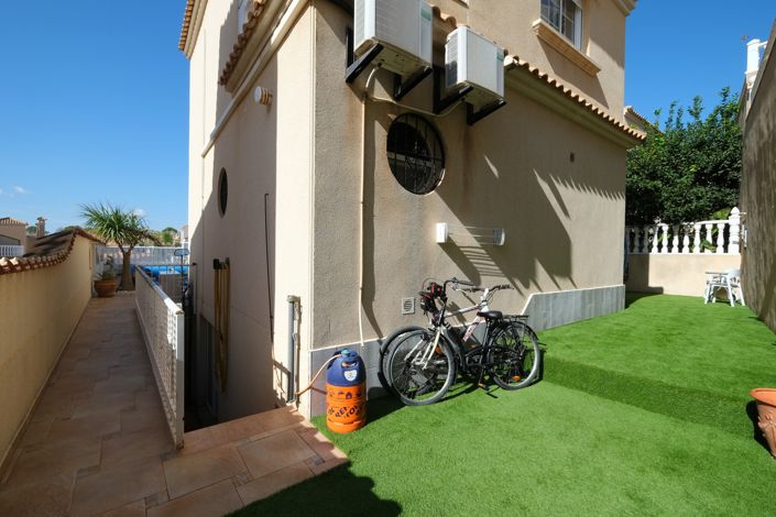 Image No.20-3 Bed Villa for sale