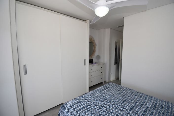 Image No.11-2 Bed Property for sale
