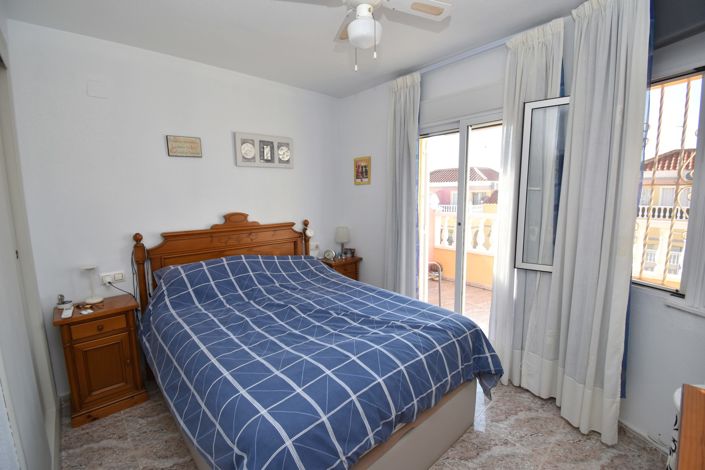 Image No.12-3 Bed Townhouse for sale